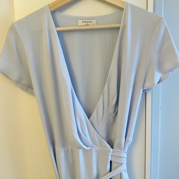 Babaton SLIT WRAP DRESS Glimmer - Picture 2 of 4